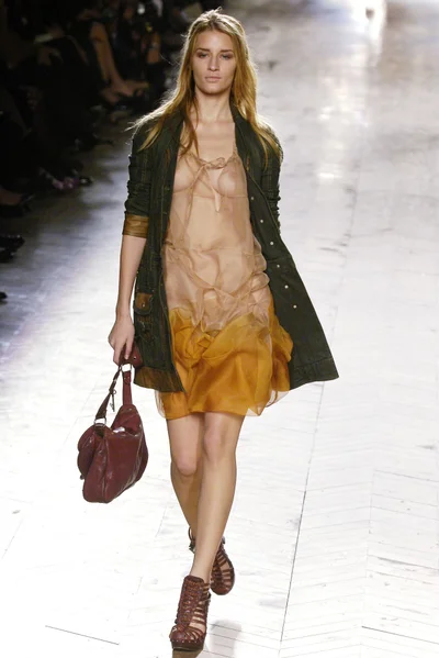 Look 34